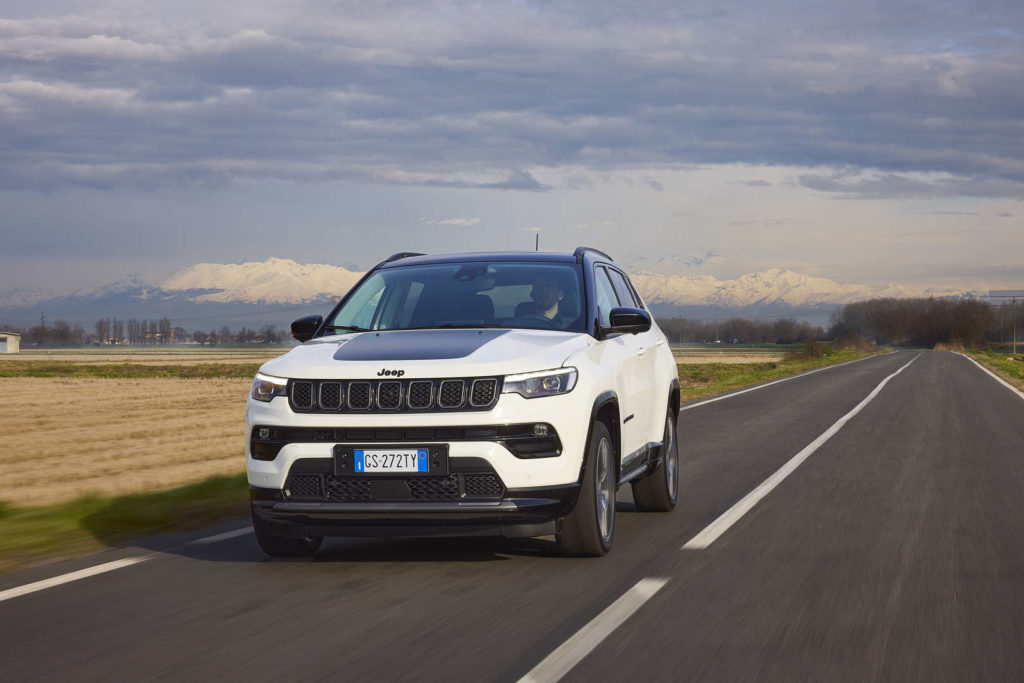 JeepCompasse hybrid2024 TreviglioAuto Bergamo Milano Brescia incentivi