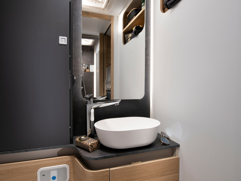 Adria Sonic Plus 700 SL bagno